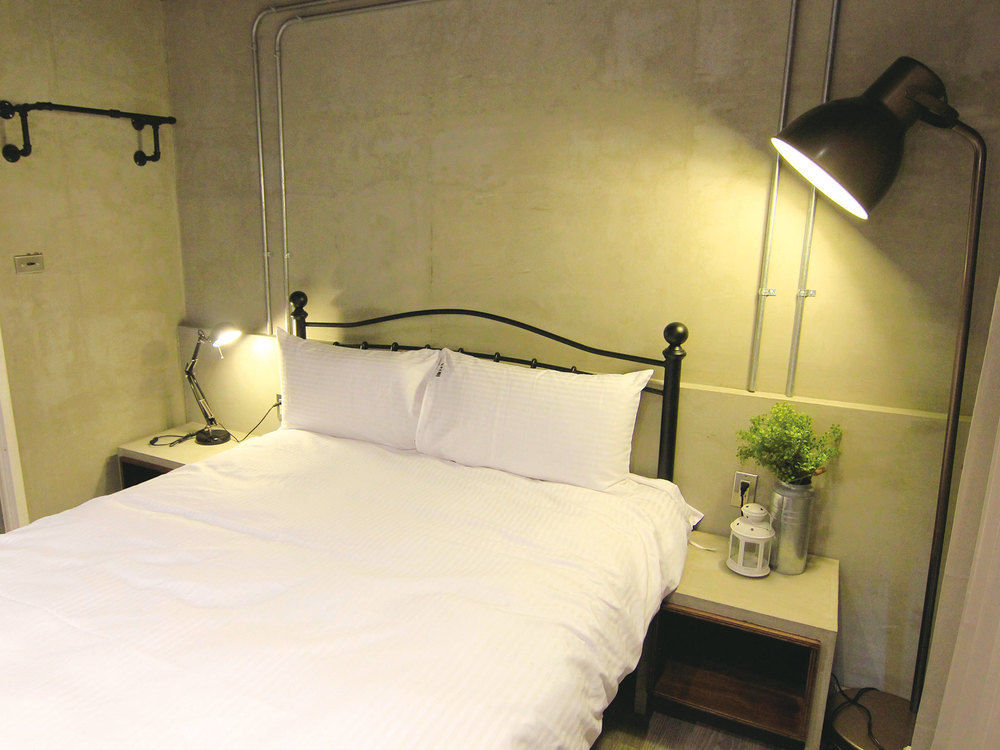 Loft Hostel Fengjia Taichung Esterno foto