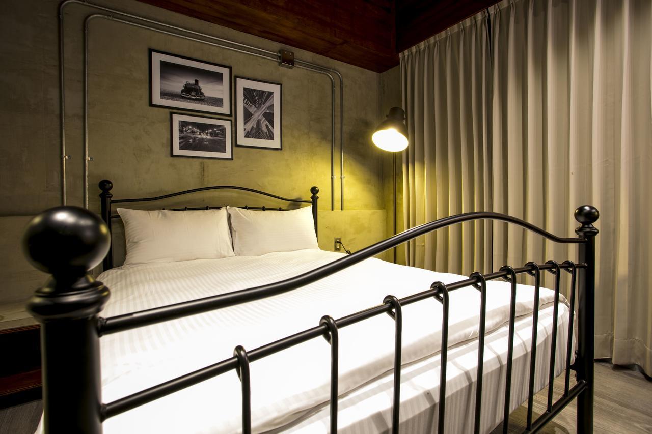 Loft Hostel Fengjia Taichung Esterno foto