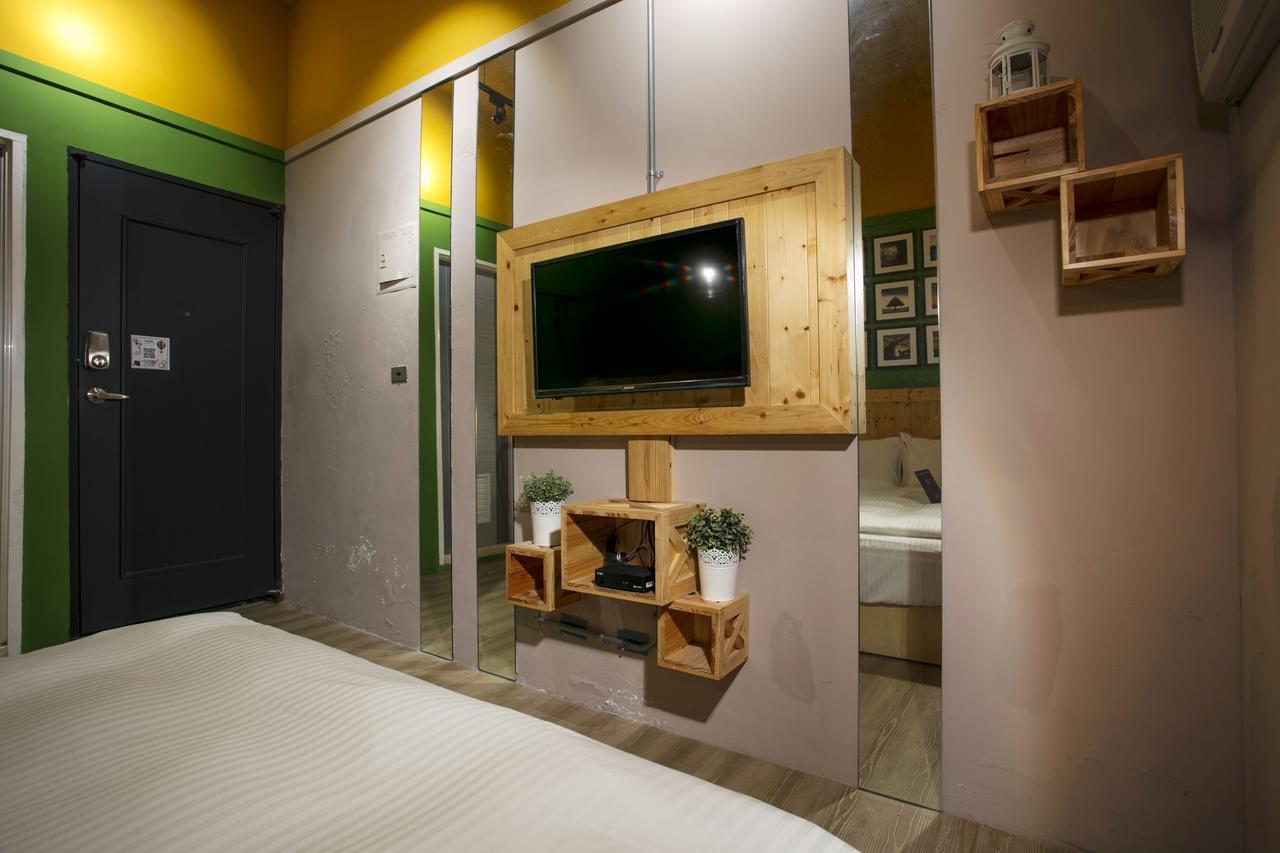 Loft Hostel Fengjia Taichung Esterno foto