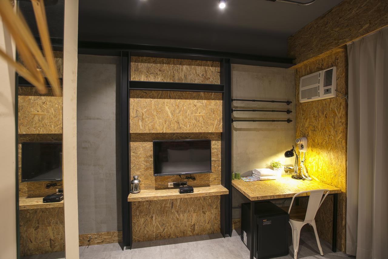 Loft Hostel Fengjia Taichung Esterno foto