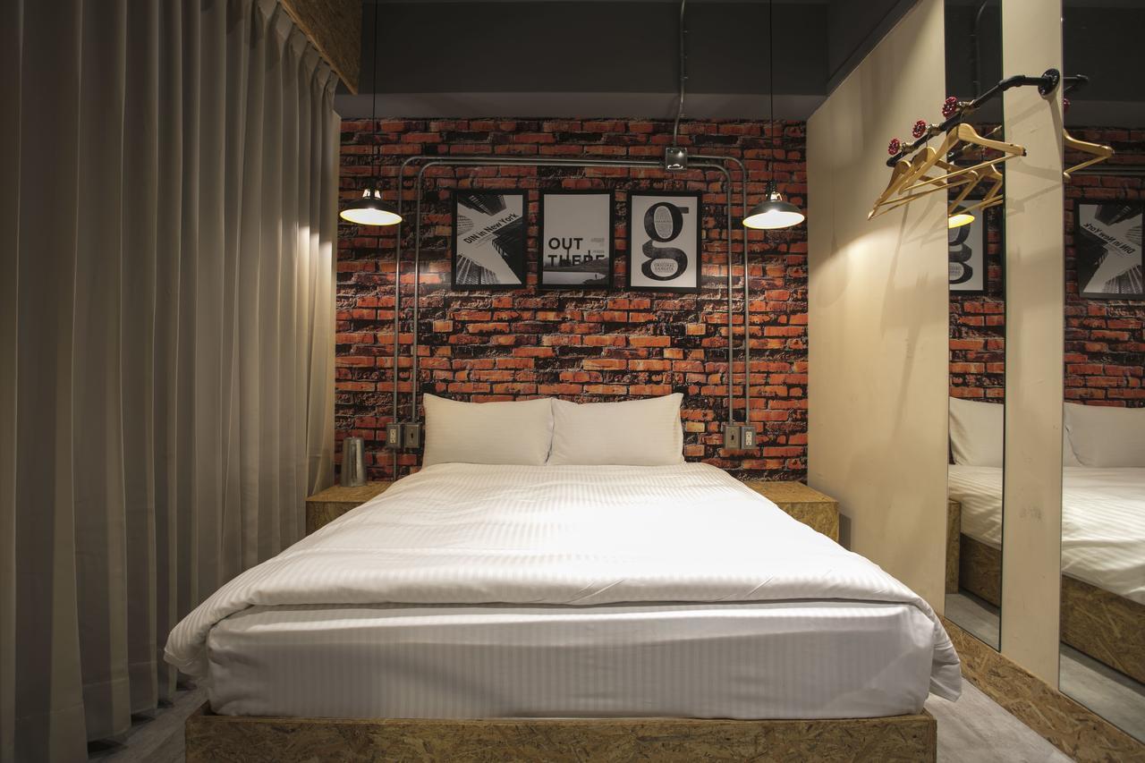 Loft Hostel Fengjia Taichung Esterno foto
