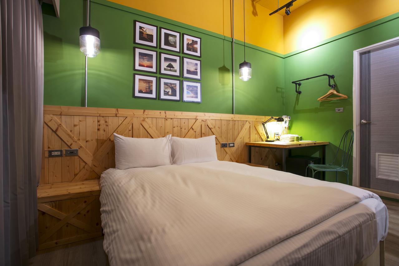 Loft Hostel Fengjia Taichung Esterno foto