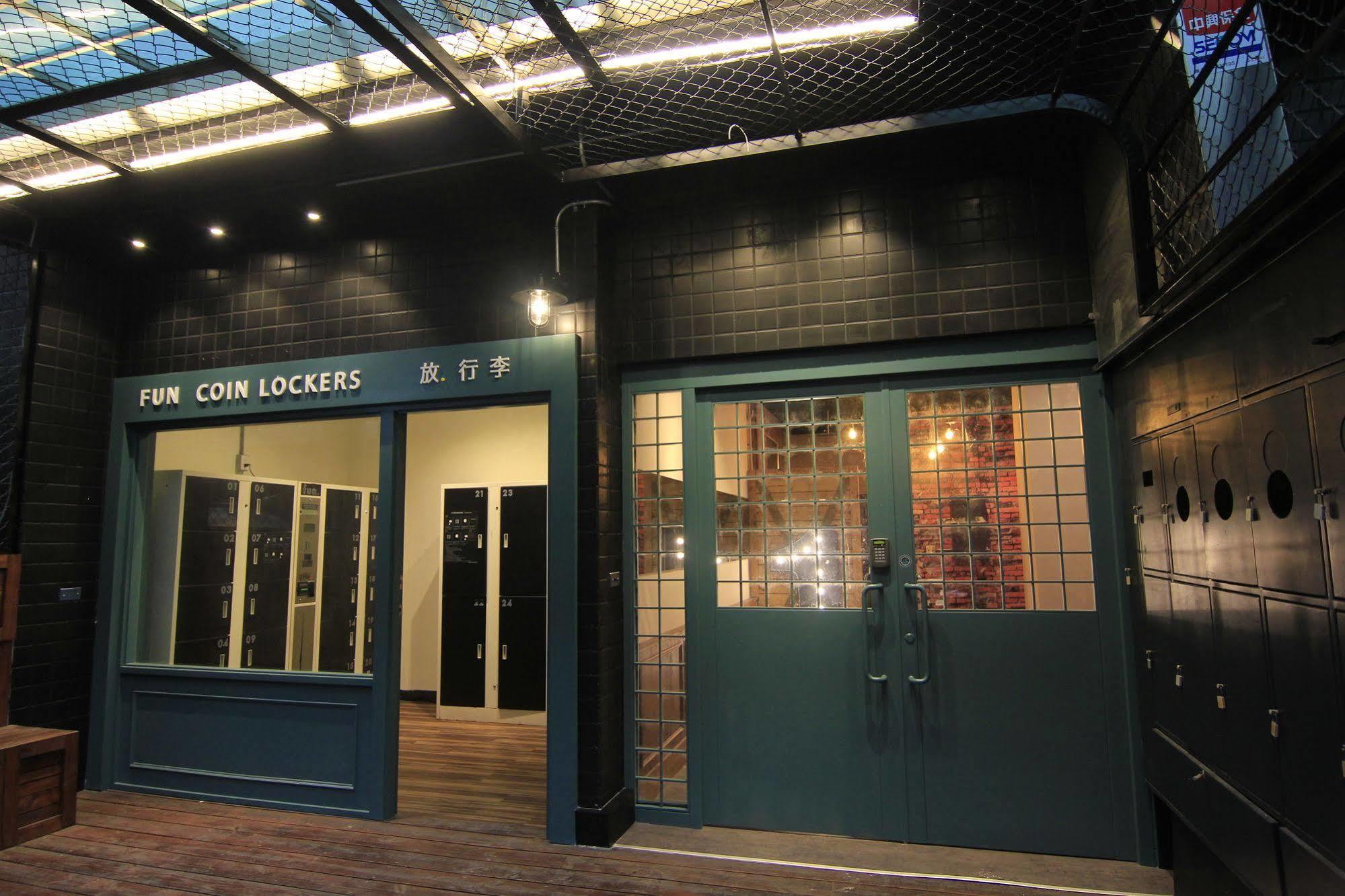 Loft Hostel Fengjia Taichung Esterno foto