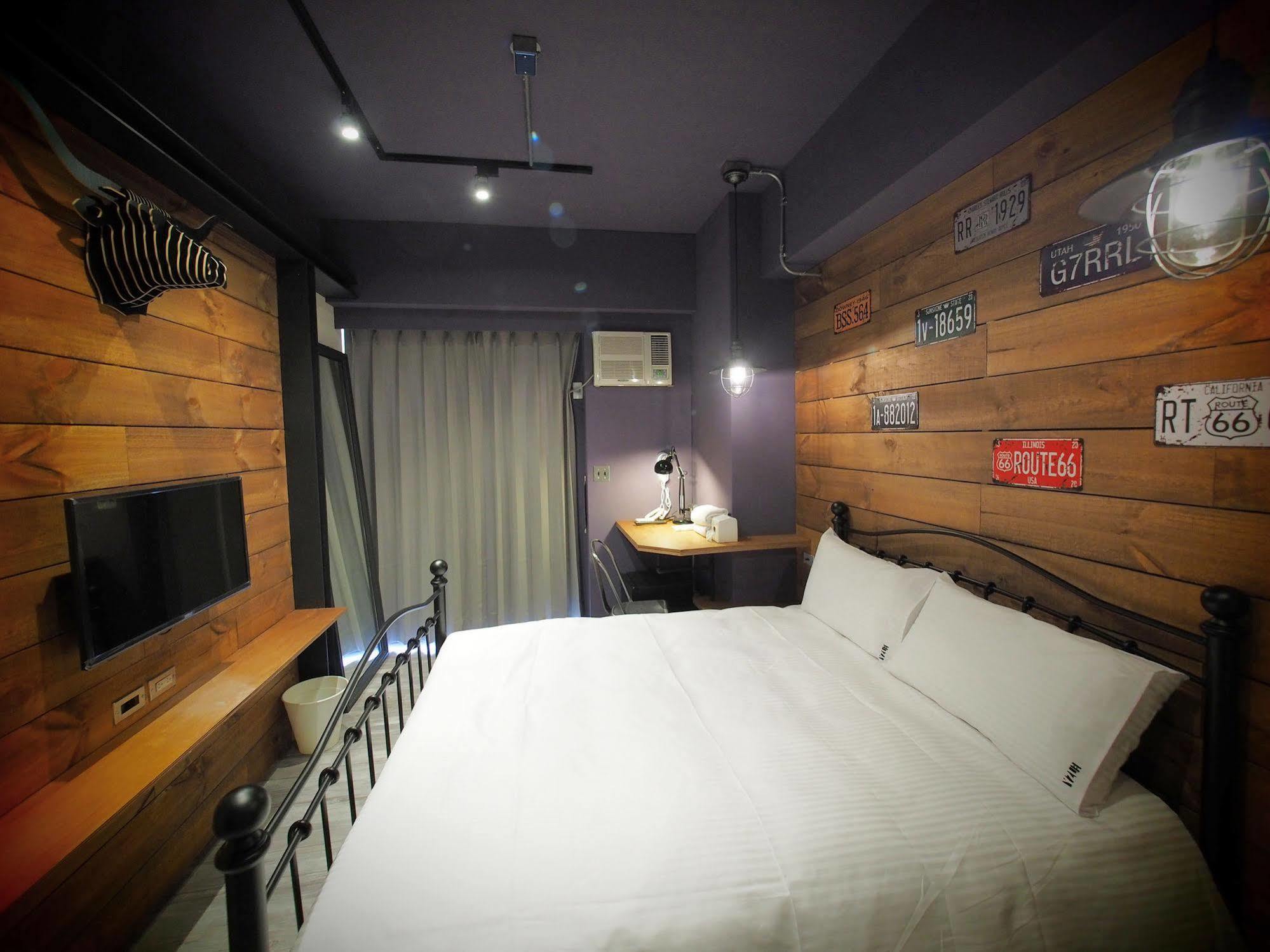 Loft Hostel Fengjia Taichung Esterno foto