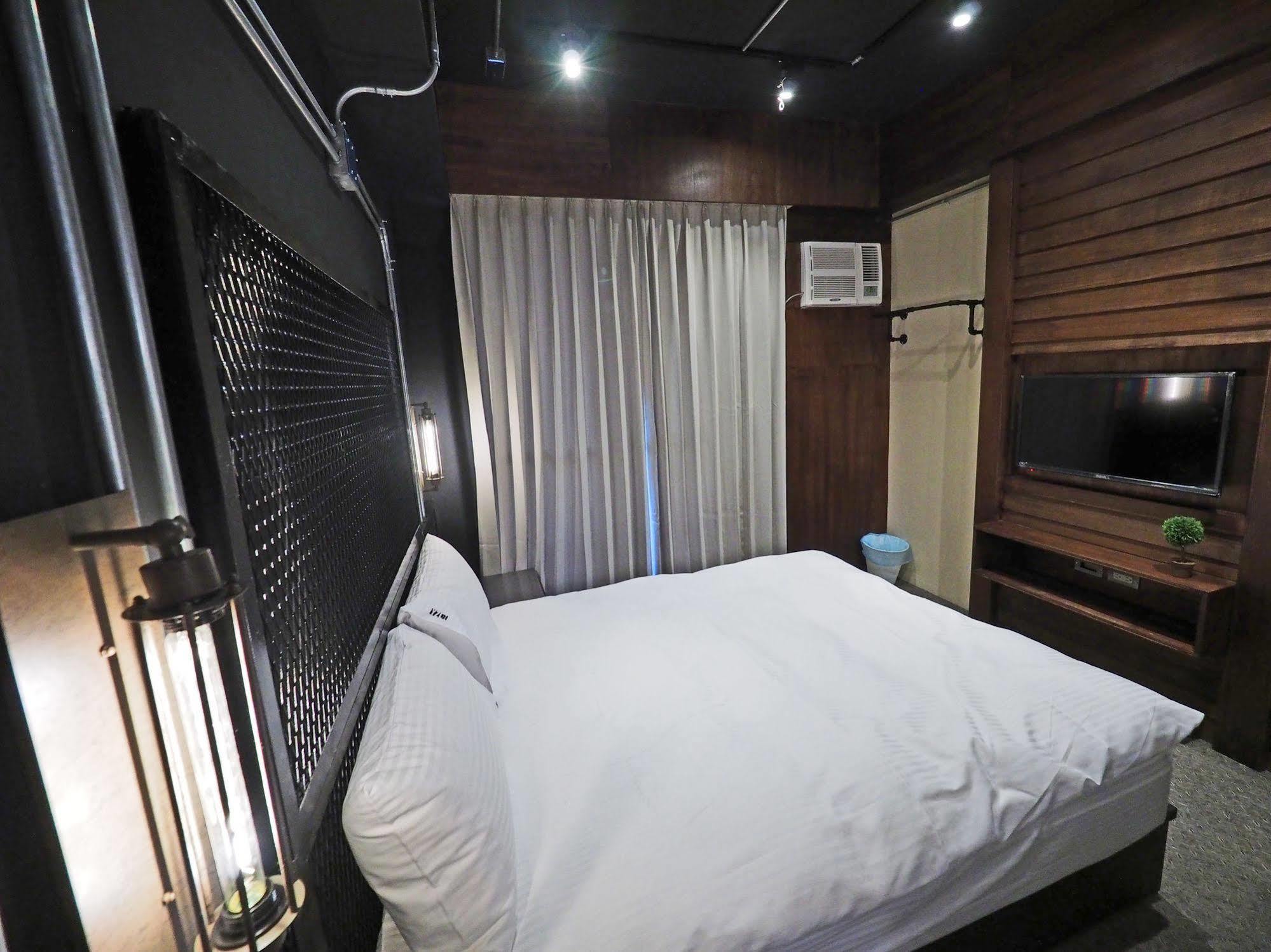 Loft Hostel Fengjia Taichung Esterno foto