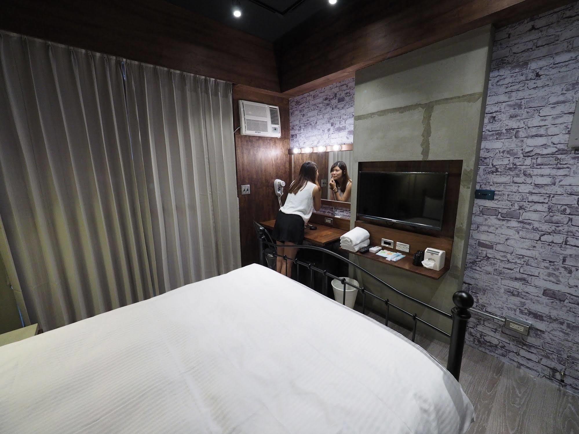 Loft Hostel Fengjia Taichung Esterno foto