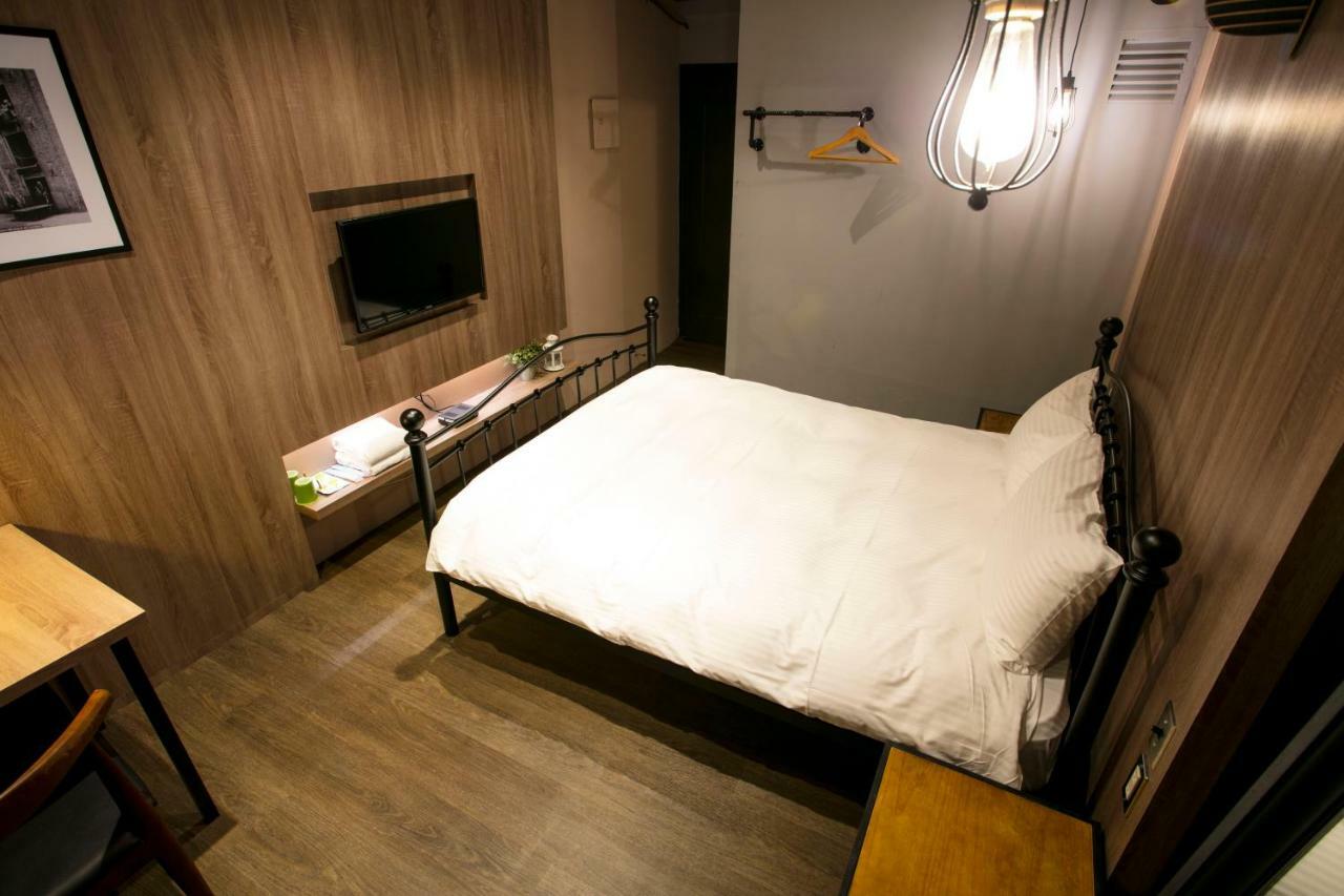 Loft Hostel Fengjia Taichung Esterno foto
